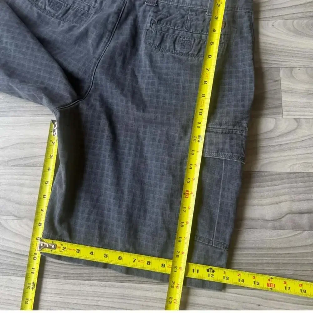 IZOD Vintage Y2K Cargo Shorts Gray Plaid Size 38